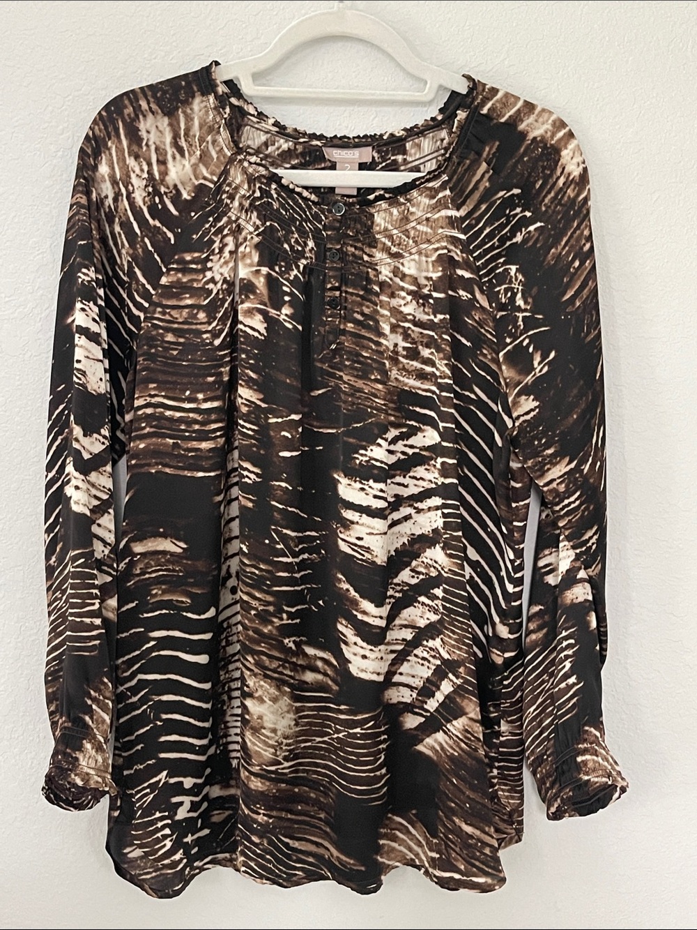 Chico's Size 2 Brown Abstract Animal Print Long Sleeve Henley Blouse Large 12/14